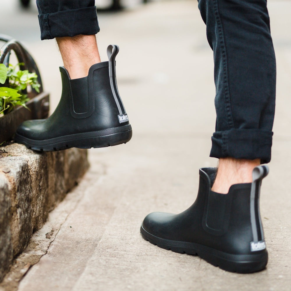 Totes Cirrus Men s Waterproof Chelsea Rain Boots Size 8 Black